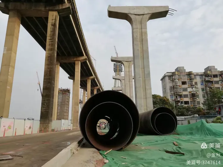 扩建中的洛溪大桥